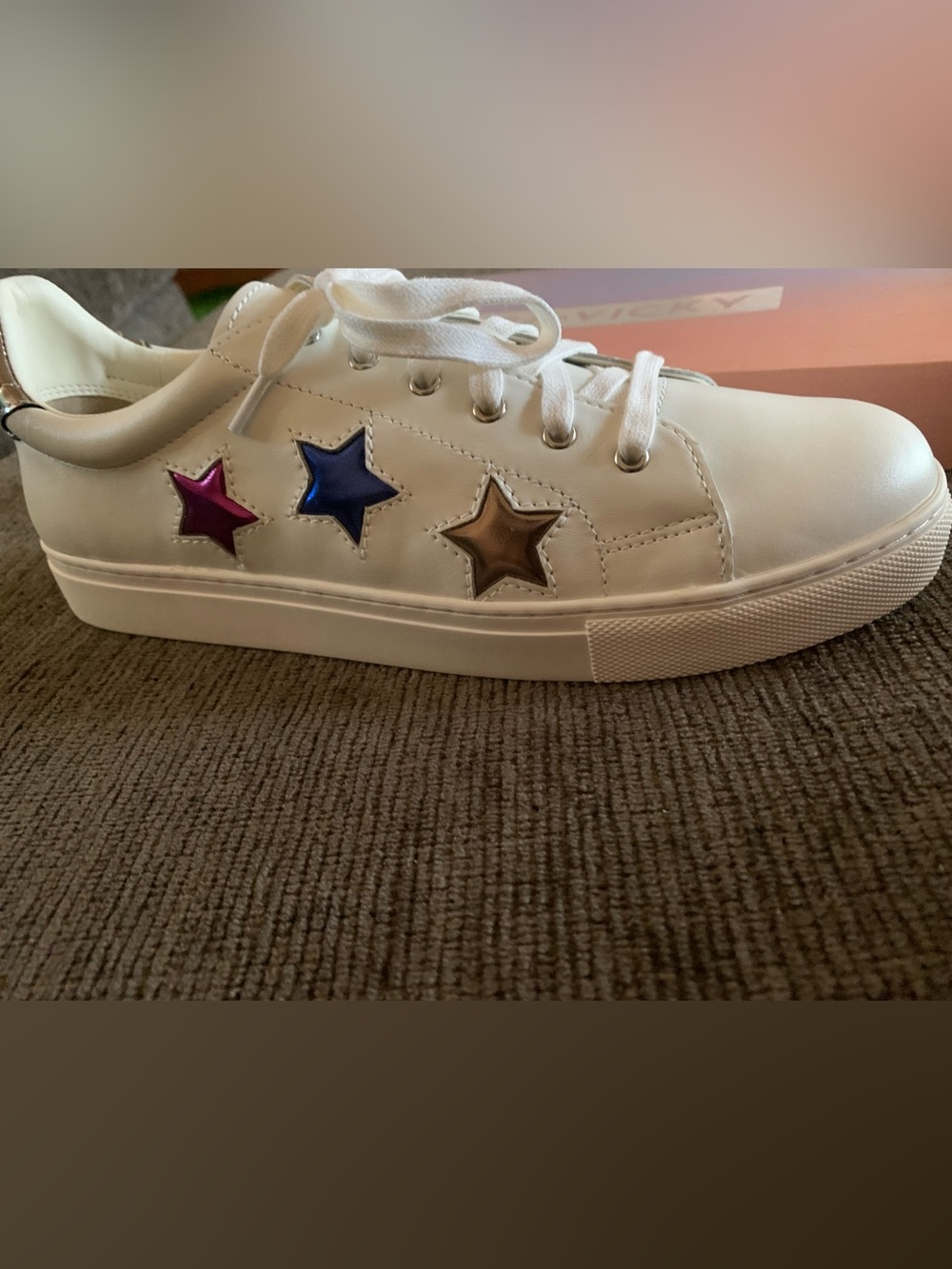 Womans LISA• VICKY Brave-V White Sneakers with Star Accents